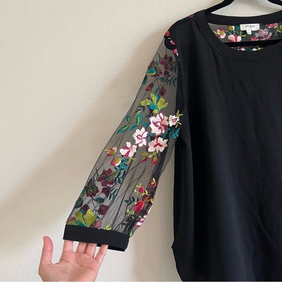 2/$30 Umgee Black and Pink Blouse with Boxy Style and 3/4 Sleeves - Picture 5 of 16